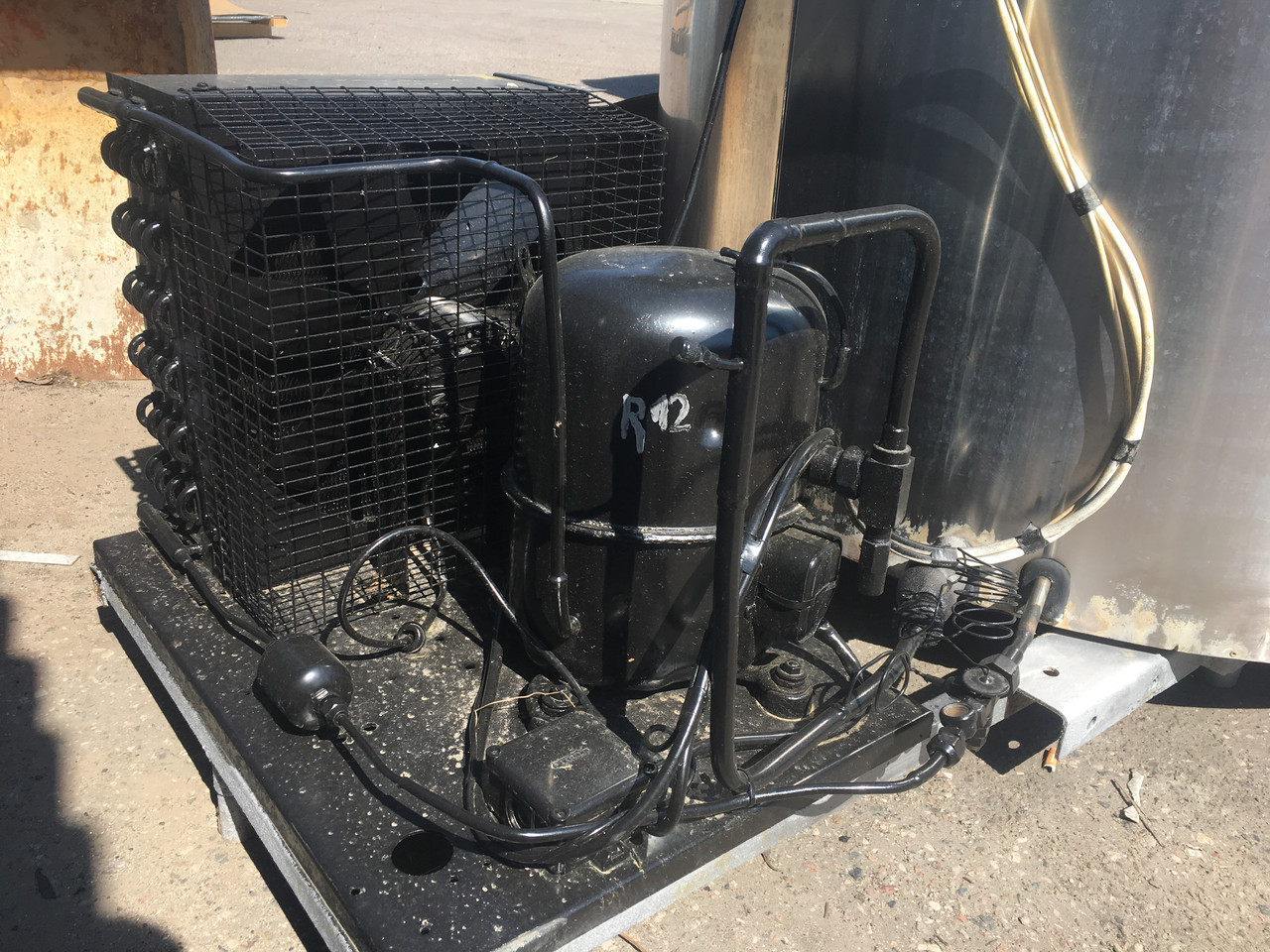 Охолоджувач молока Б/У ALFA LAVAL 600 відкритого типу об'ємом 600 літрів - Зображення 2